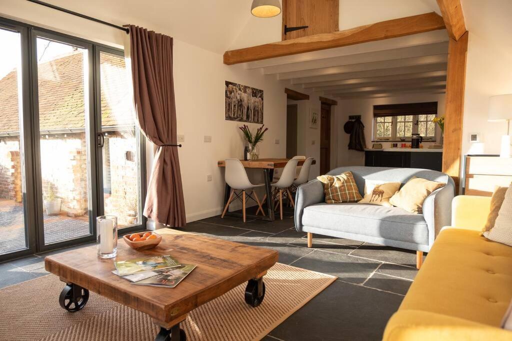 The Piggery Villa Cowfold Buitenkant foto