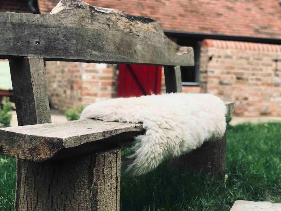 The Piggery Villa Cowfold Buitenkant foto