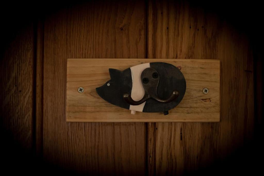 The Piggery Villa Cowfold Buitenkant foto