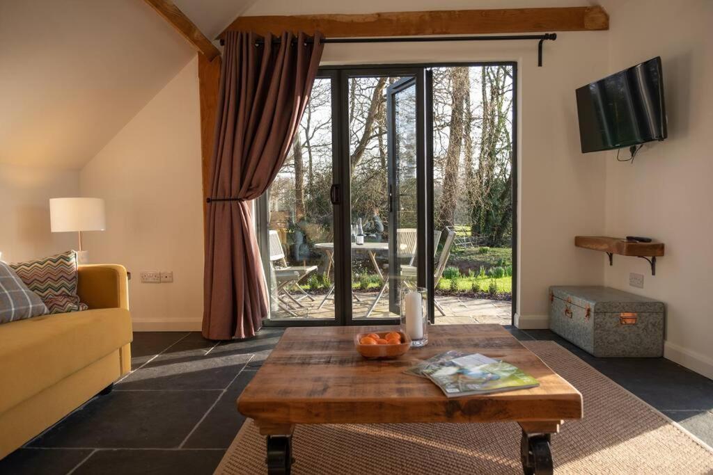 The Piggery Villa Cowfold Buitenkant foto